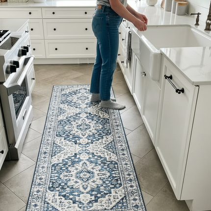 Tapis Cuisine bleu blanc motif vintage lavable